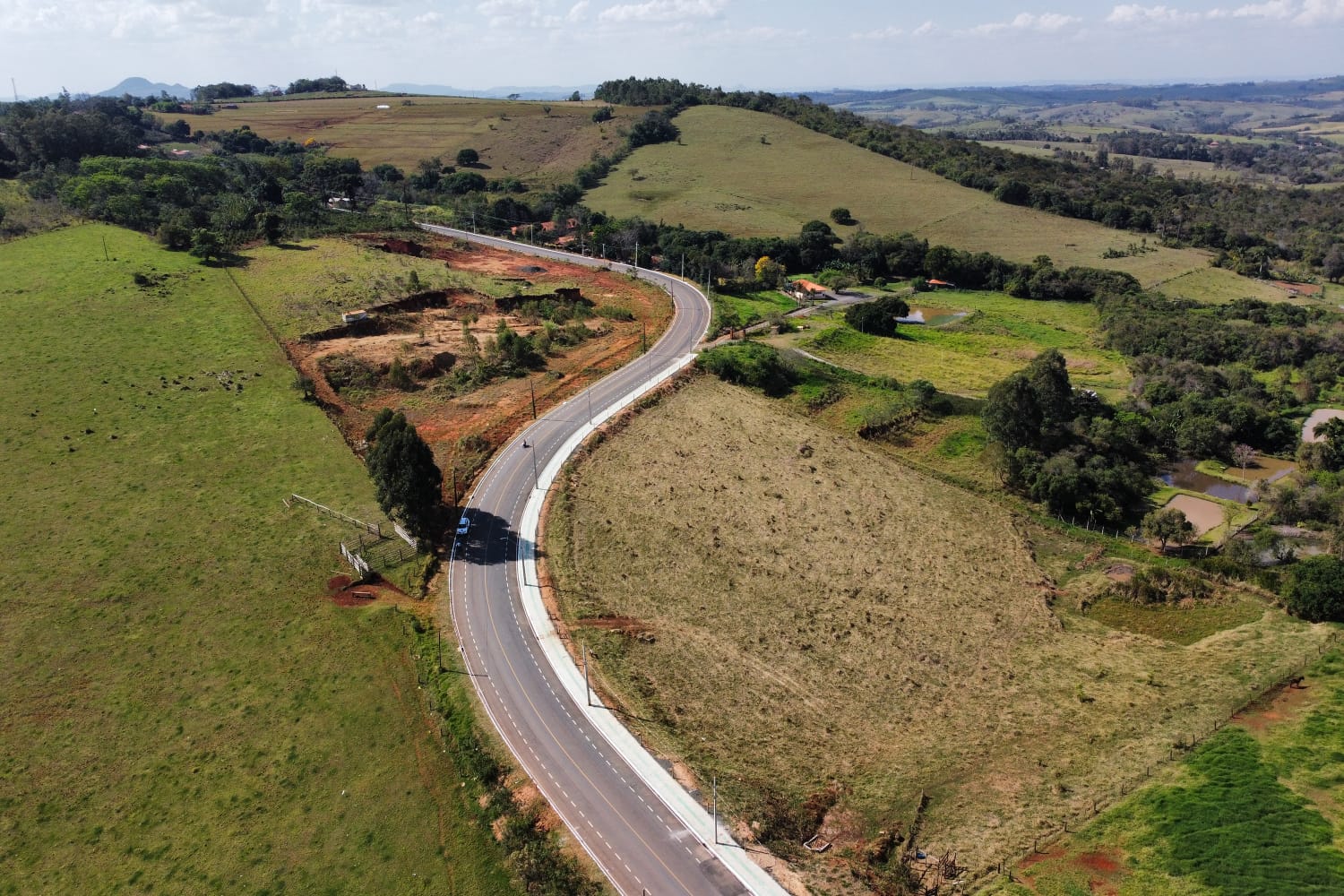 Governador inaugura nova pavimentação do acesso ao santuário de Joaquim Távora