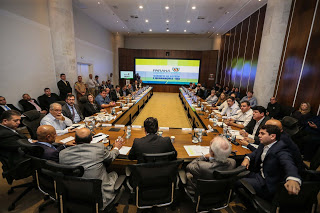 Governador recebe prefeitos da Margem do Rio Paranapanema