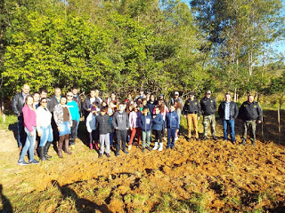 Plantio de árvores em Conselheiro Mairinck